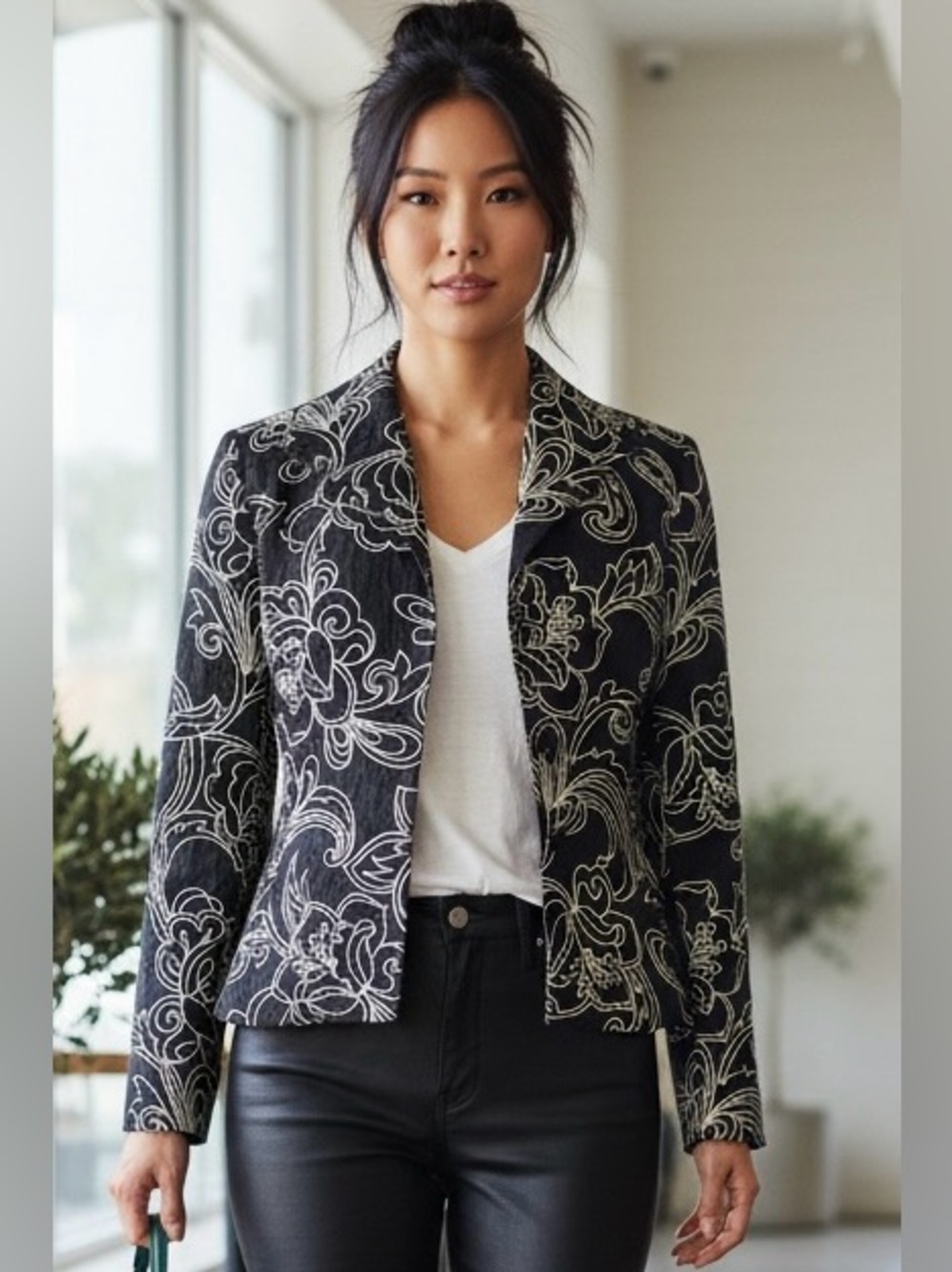 Vintage 90s Nina McLemore Black Ivory Silk Wool Botanical Scroll Blazer Size 8